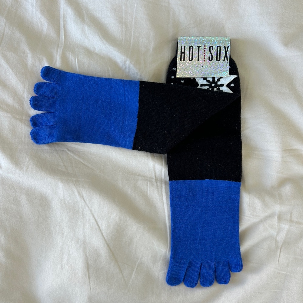 Hot Sox Holiday Christmas Festive Penguin Toe Socks - Picture 4 of 4